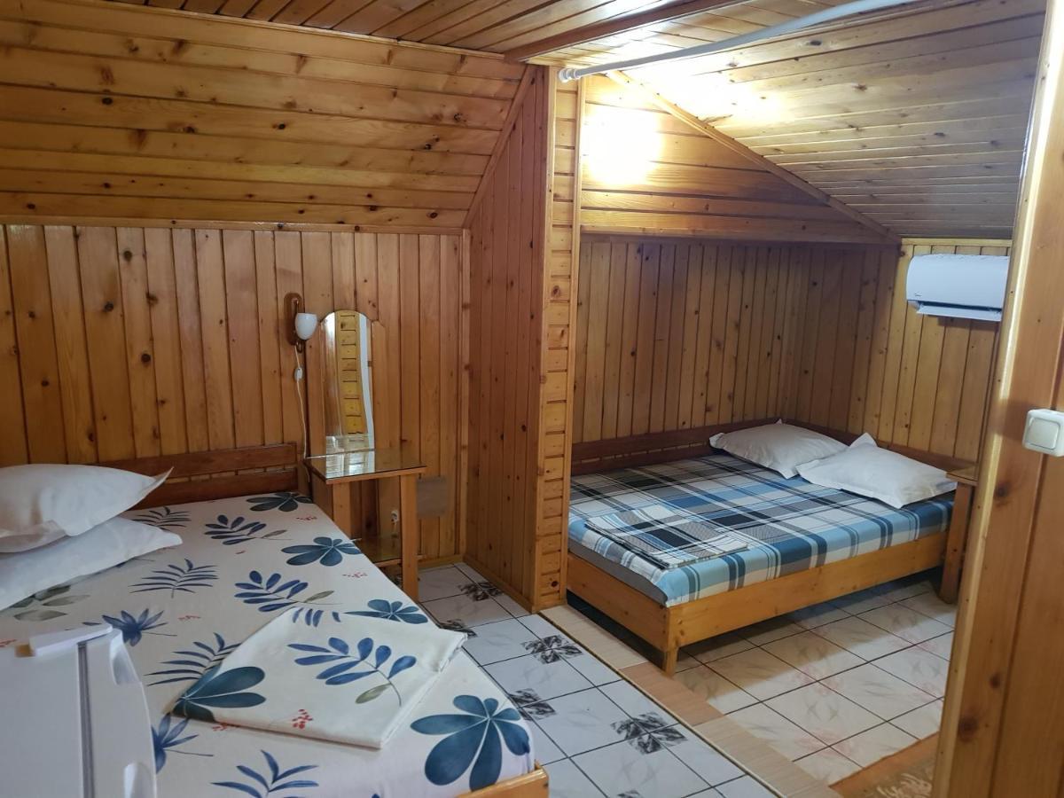 Casa Simona Hotel Două Mai Екстериор снимка