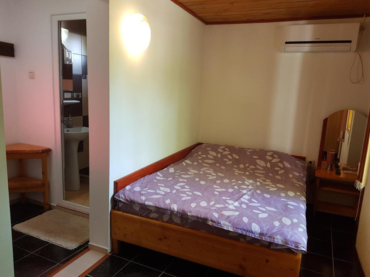 Casa Simona Hotel Două Mai Екстериор снимка