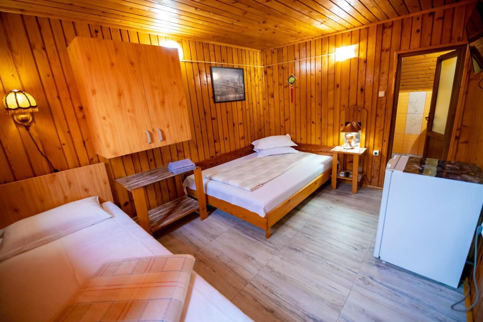 Casa Simona Hotel Două Mai Екстериор снимка