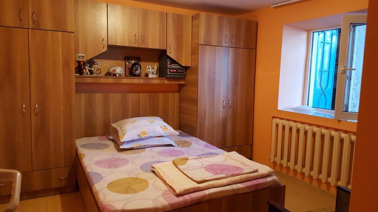 Casa Simona Hotel Două Mai Екстериор снимка